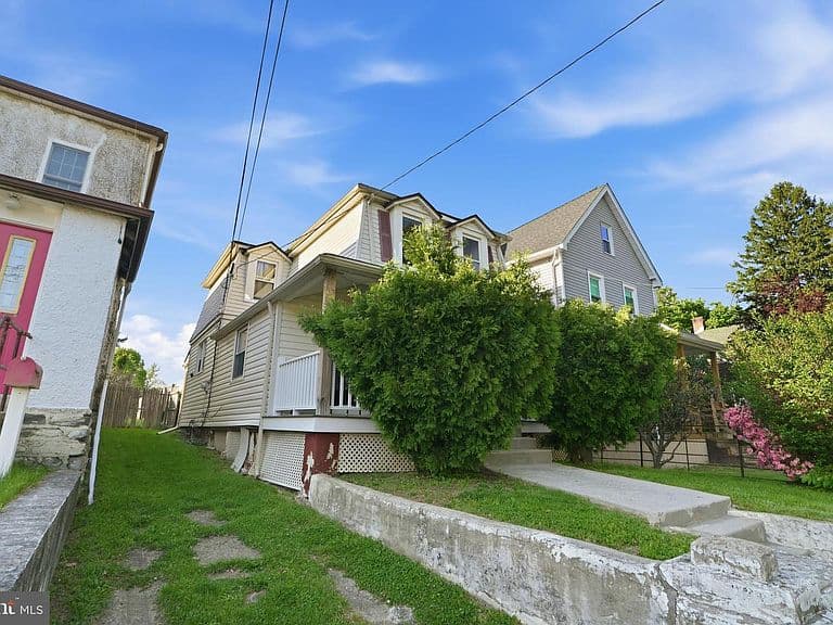 Listing photo 4