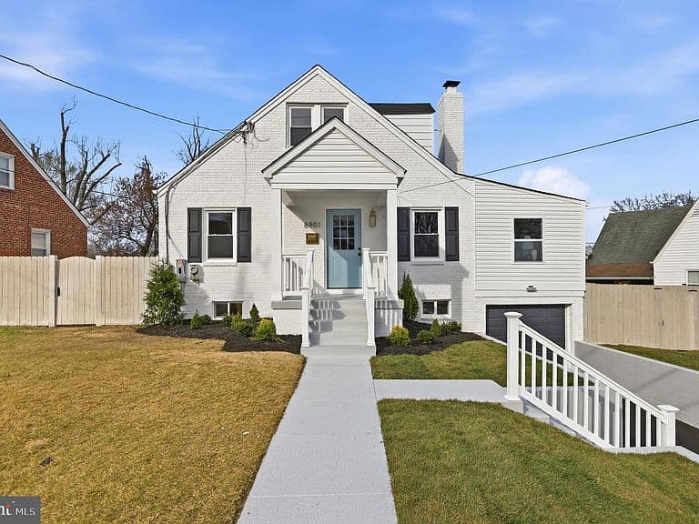 Listing photo 2