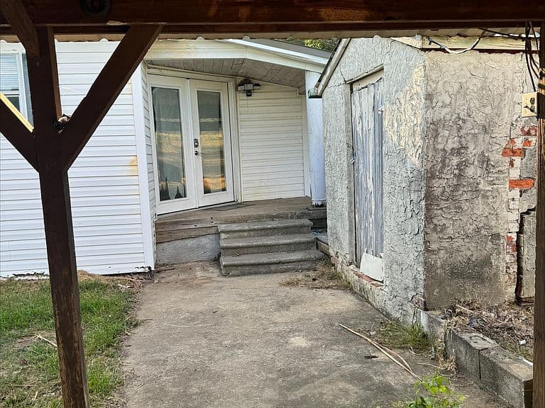 Listing photo 3