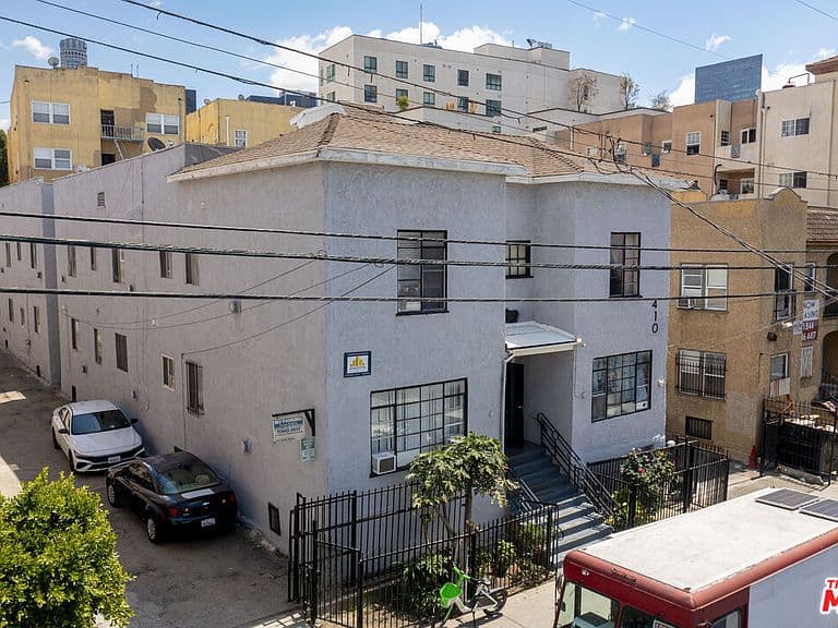 Listing photo 5