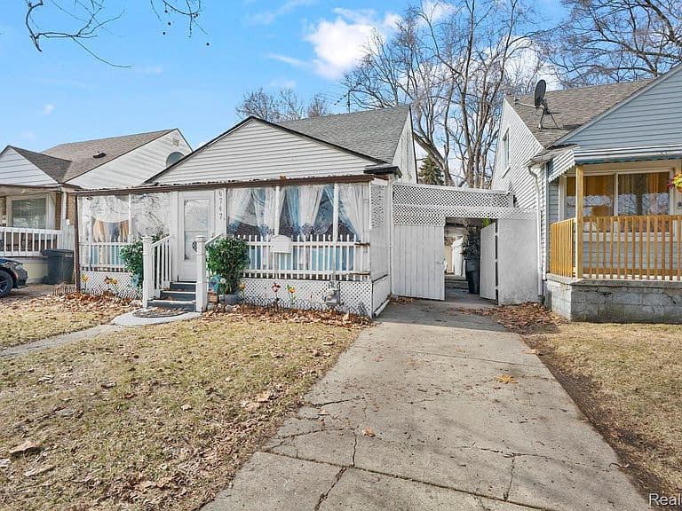 Listing photo 3