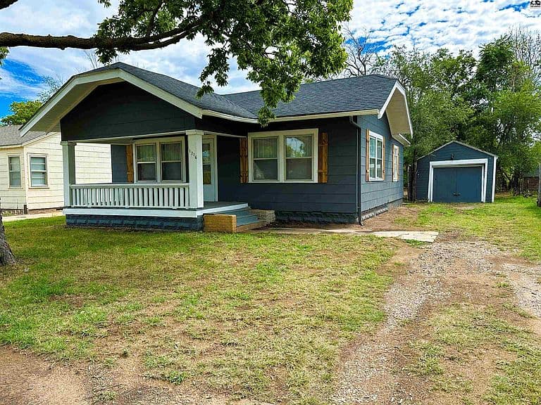 Listing photo 2