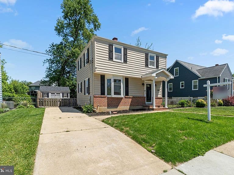 Listing photo 2