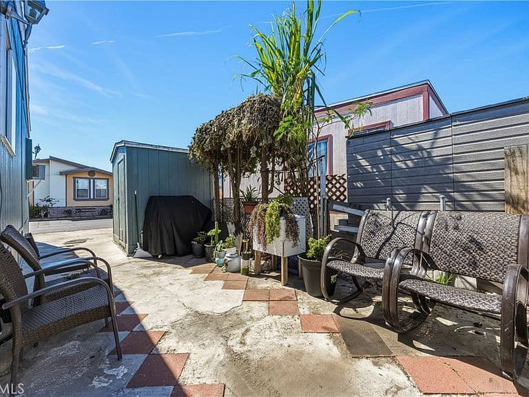 Listing photo 5