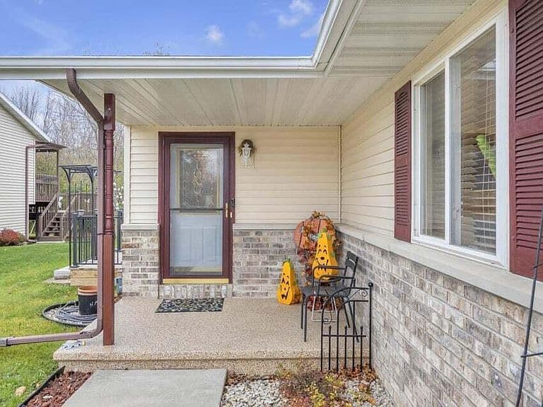 Listing photo 4