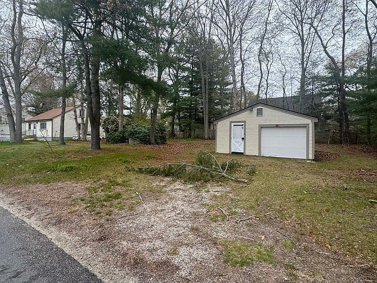 Listing photo 4