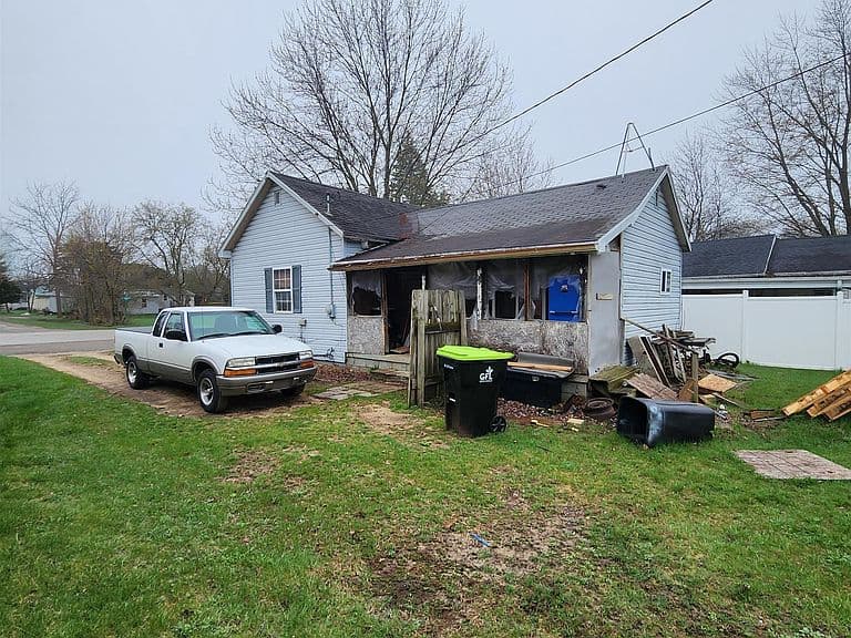 Listing photo 3