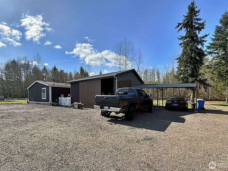Listing photo 4