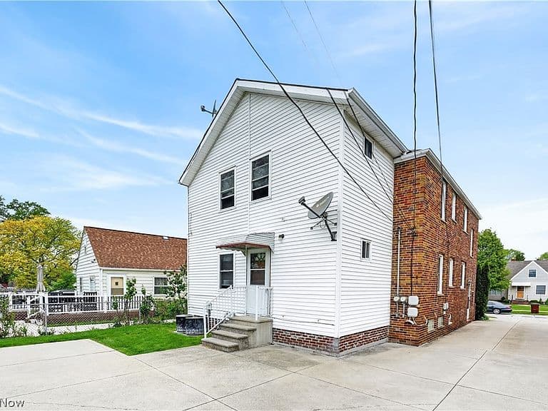 Listing photo 5