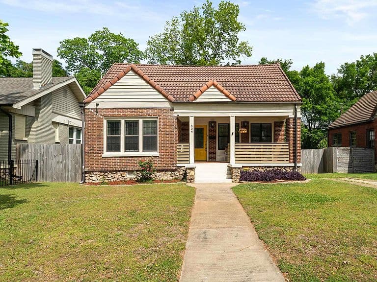 Listing photo 2