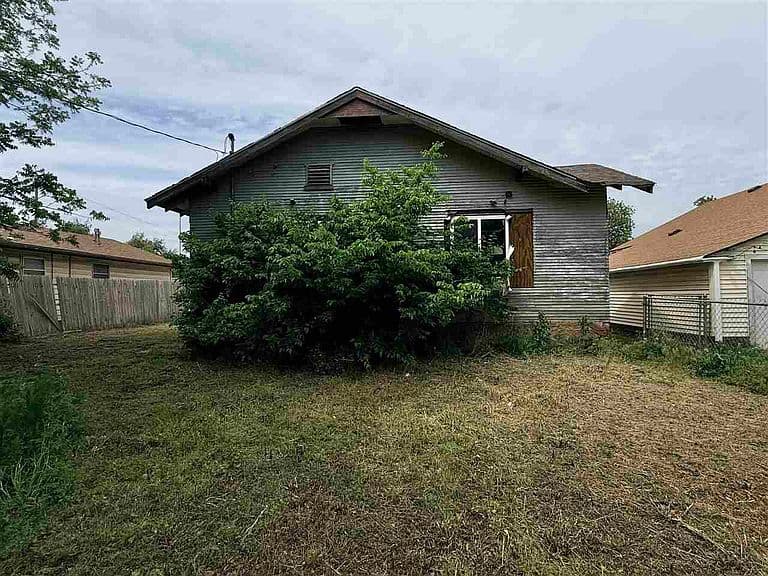 Listing photo 3