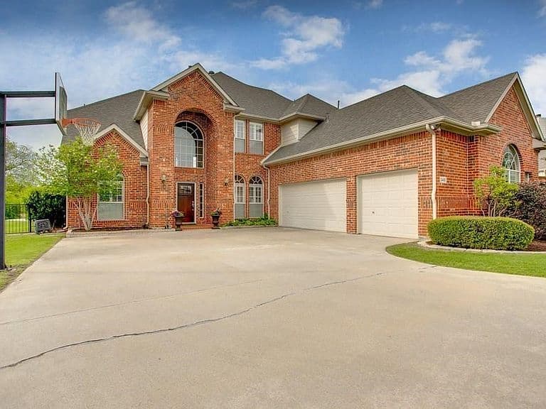 Listing photo 2