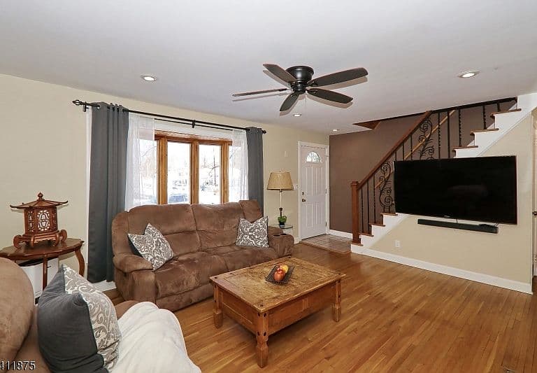 Listing photo 5