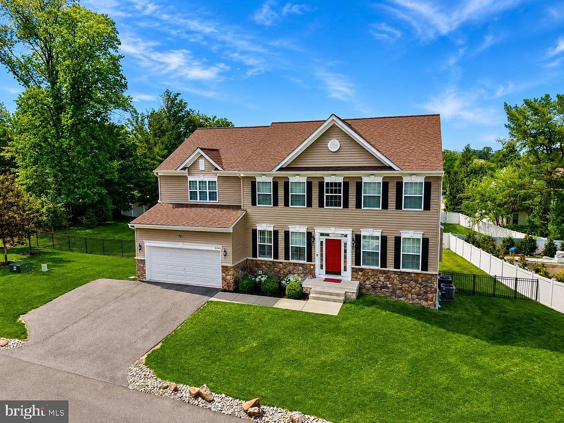 Primary listing photo