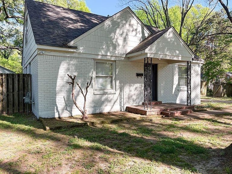 Listing photo 2