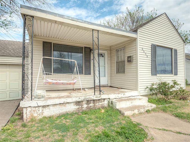 Listing photo 2