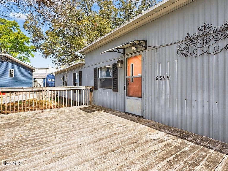Listing photo 4