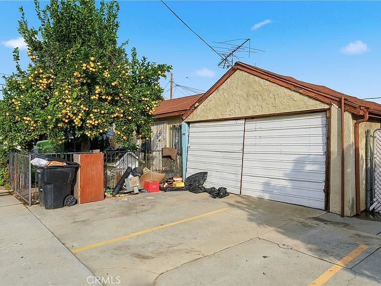 Listing photo 5