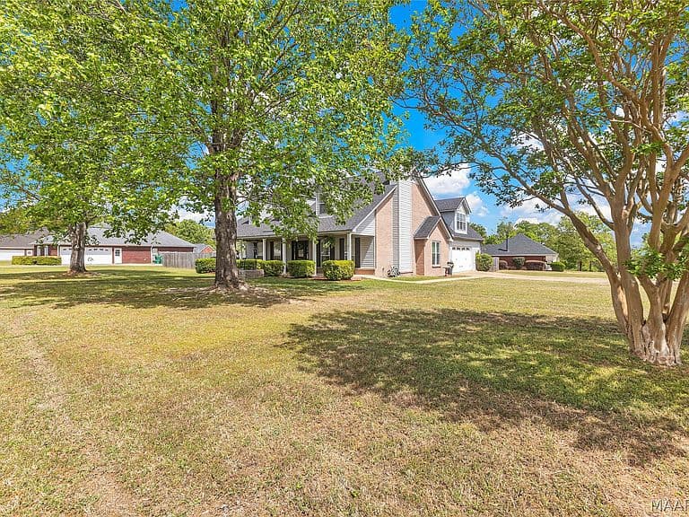 Listing photo 4