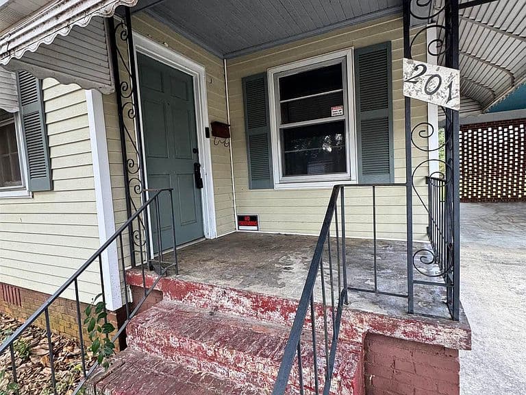 Listing photo 4