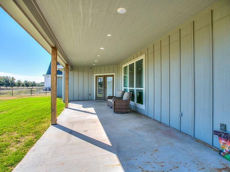 Listing photo 4
