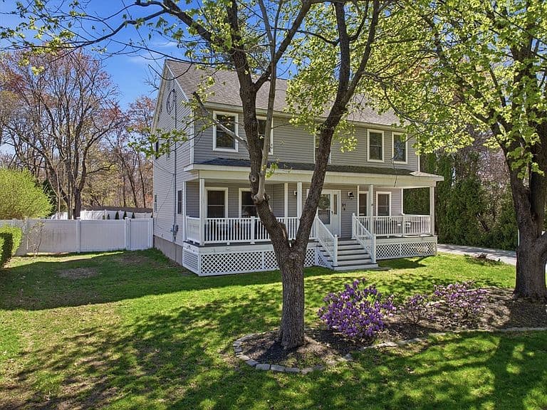 Listing photo 2
