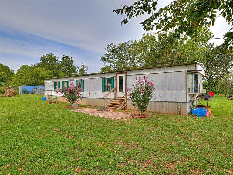 Listing photo 4
