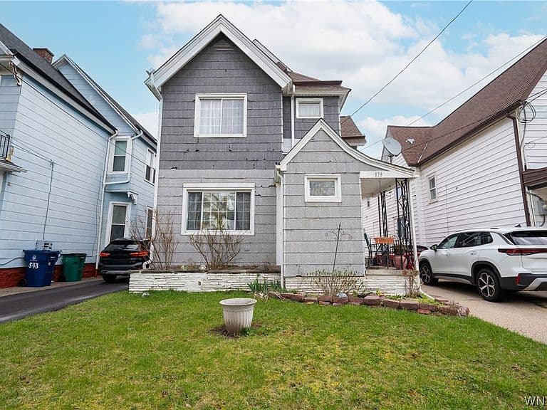 Listing photo 3