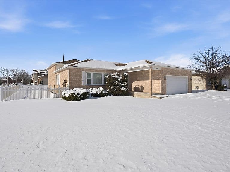Listing photo 3