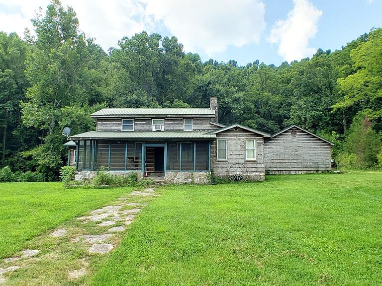 Listing photo 2