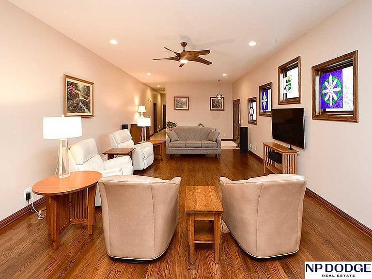 Listing photo 4