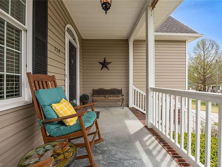 Listing photo 5