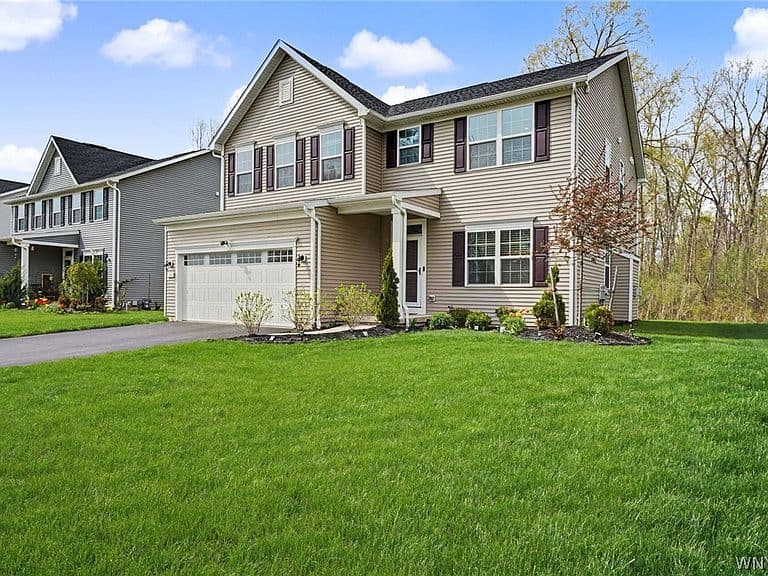 Listing photo 2