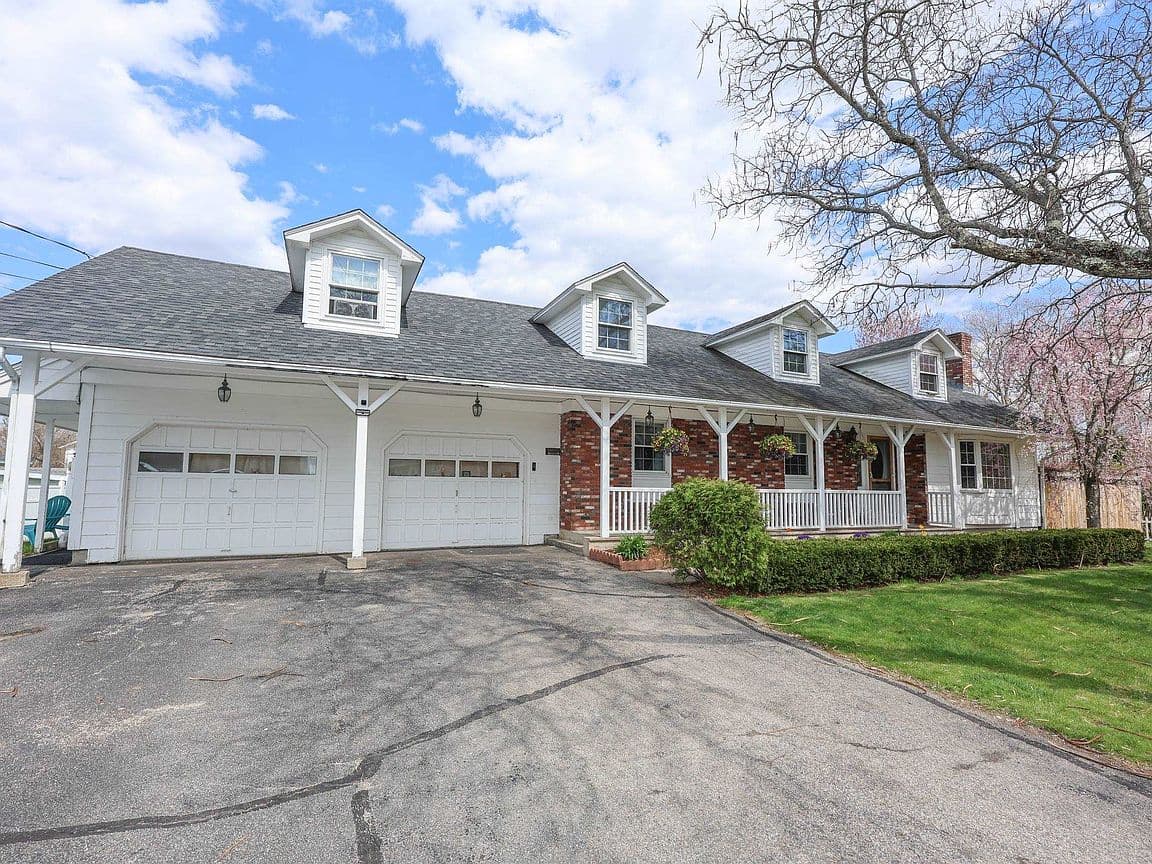 Primary listing photo