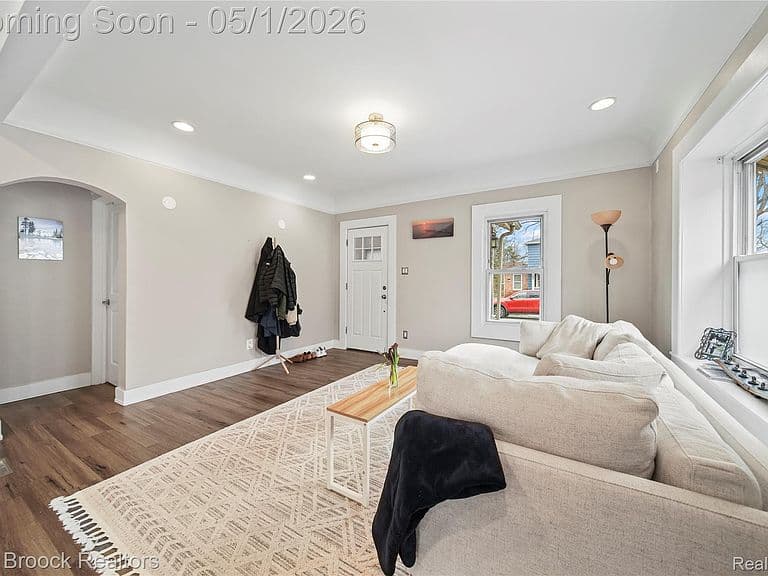 Listing photo 5