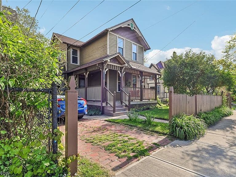 Listing photo 4