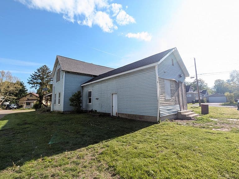 Listing photo 4
