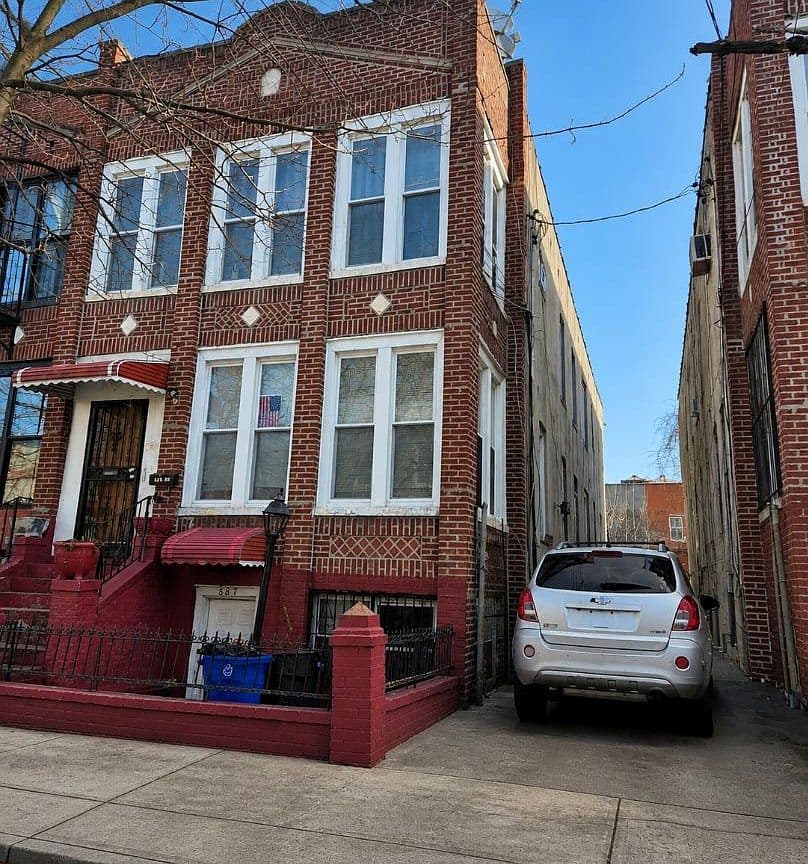 Primary listing photo
