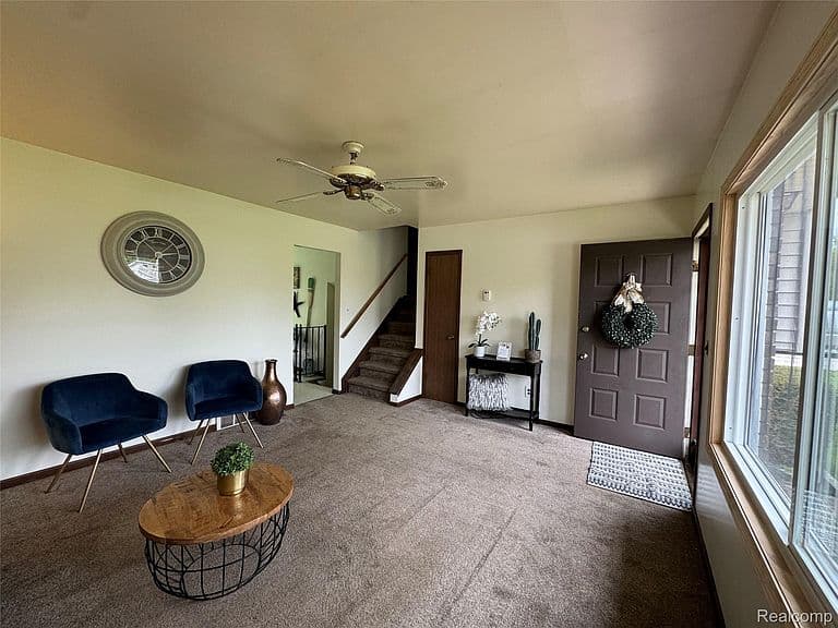 Listing photo 5