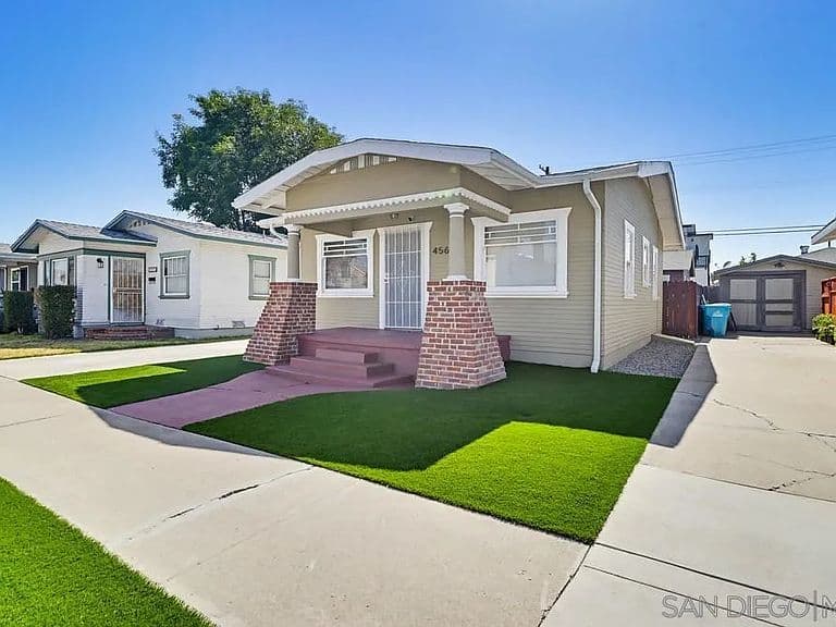 Listing photo 2