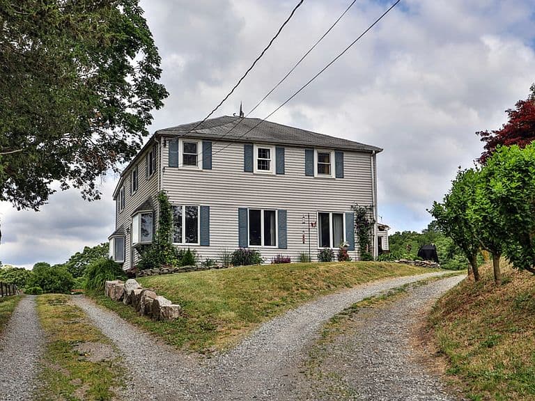 Listing photo 5