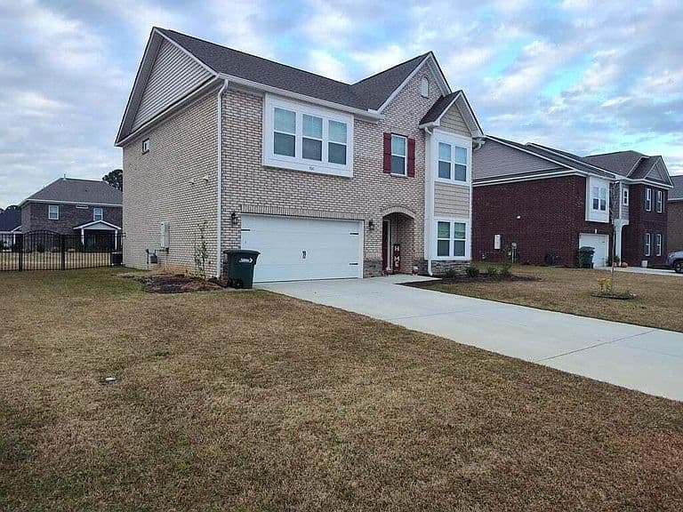 Listing photo 2