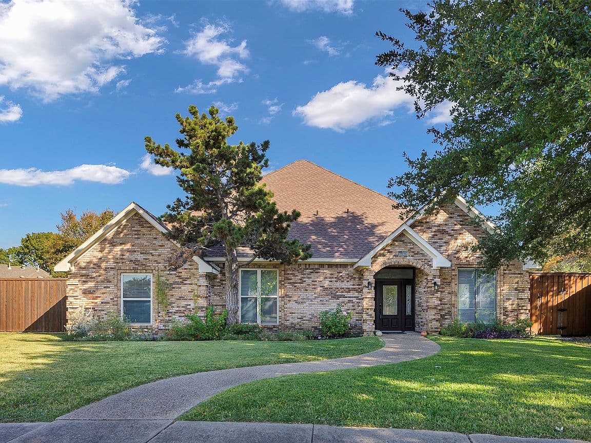 Primary listing photo