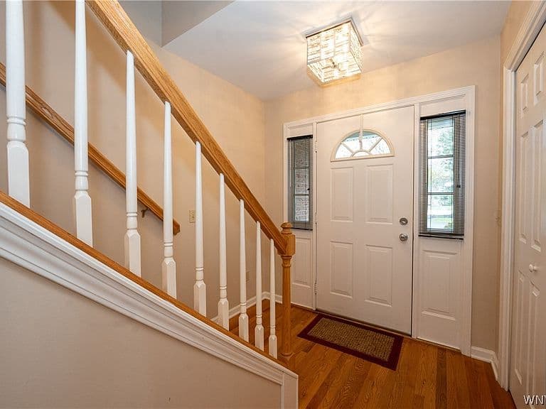 Listing photo 4