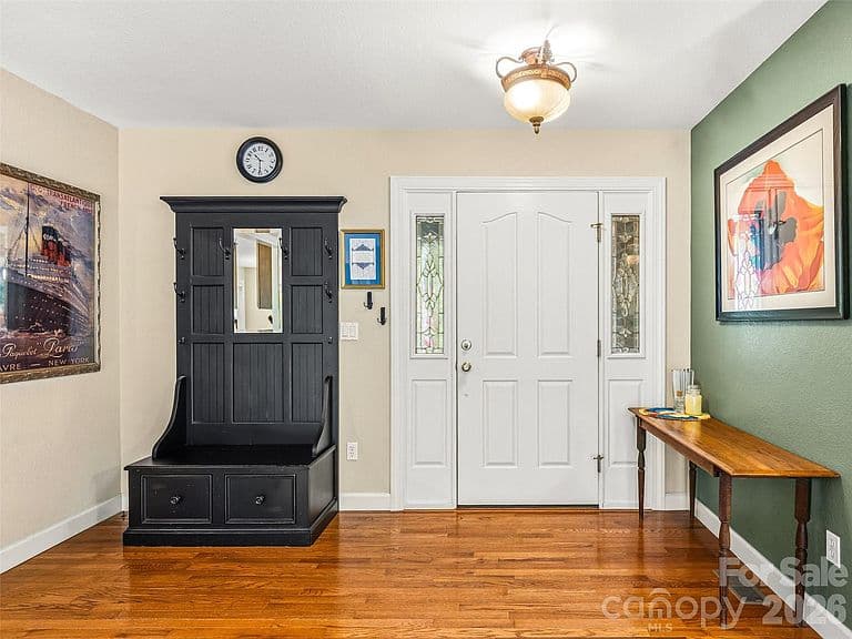 Listing photo 4