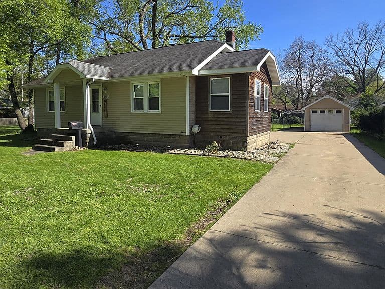 Listing photo 2