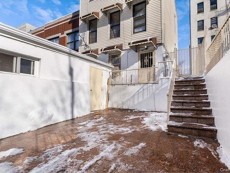 Listing photo 5