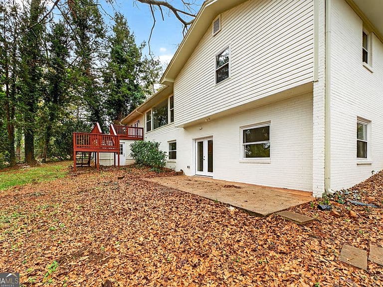 Listing photo 5