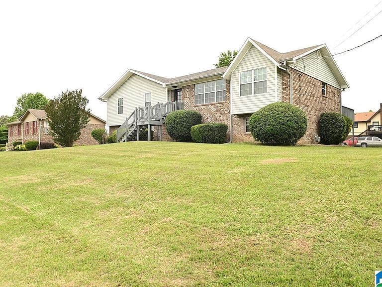Listing photo 3
