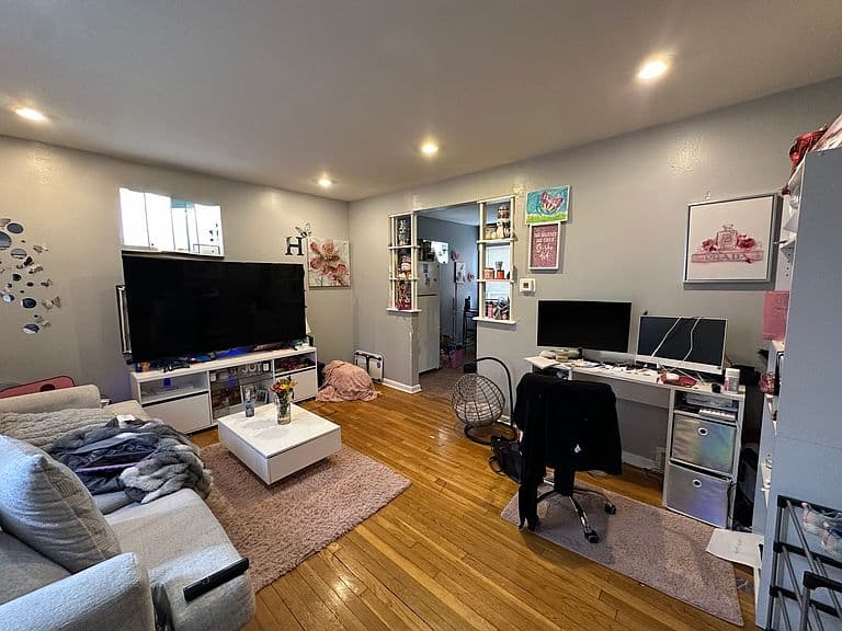 Listing photo 3